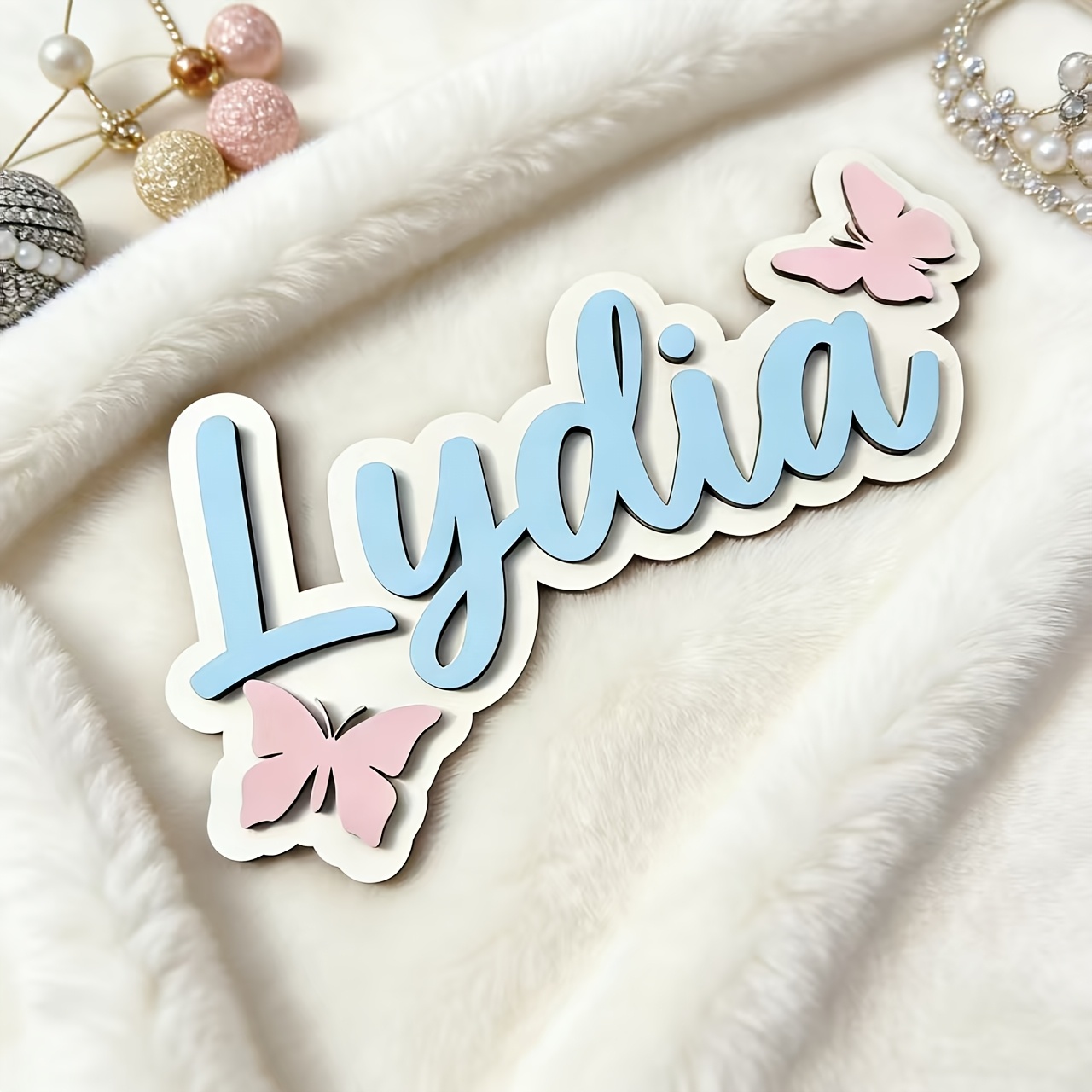 Baby Nursery Name Sign - ป้ายชื่อห้องรูปผีเสื้อสีฟ้าและชมพูแบบปรับแต่งได้, ป้ายประตูสีพาสเทลที่ปรับแต่งได้, ของตกแต่งห้องนอนเด็ก, ของขวัญแสนหวาน