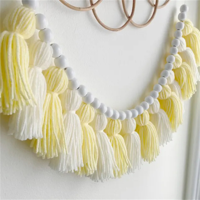 พวงมาลัยพู่ห้อยสไตล์โบโฮสีเหลื - Baby Nursery Yellow Walls บทวิจารณ์และราคา